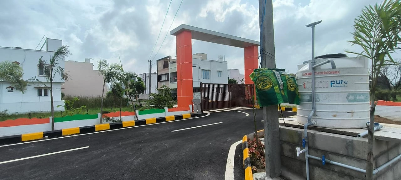 Plot Promoters in Mannivakkam